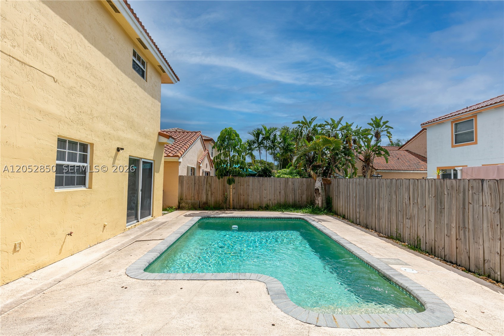 2592 W Saratoga Dr, Cooper City FL 33026