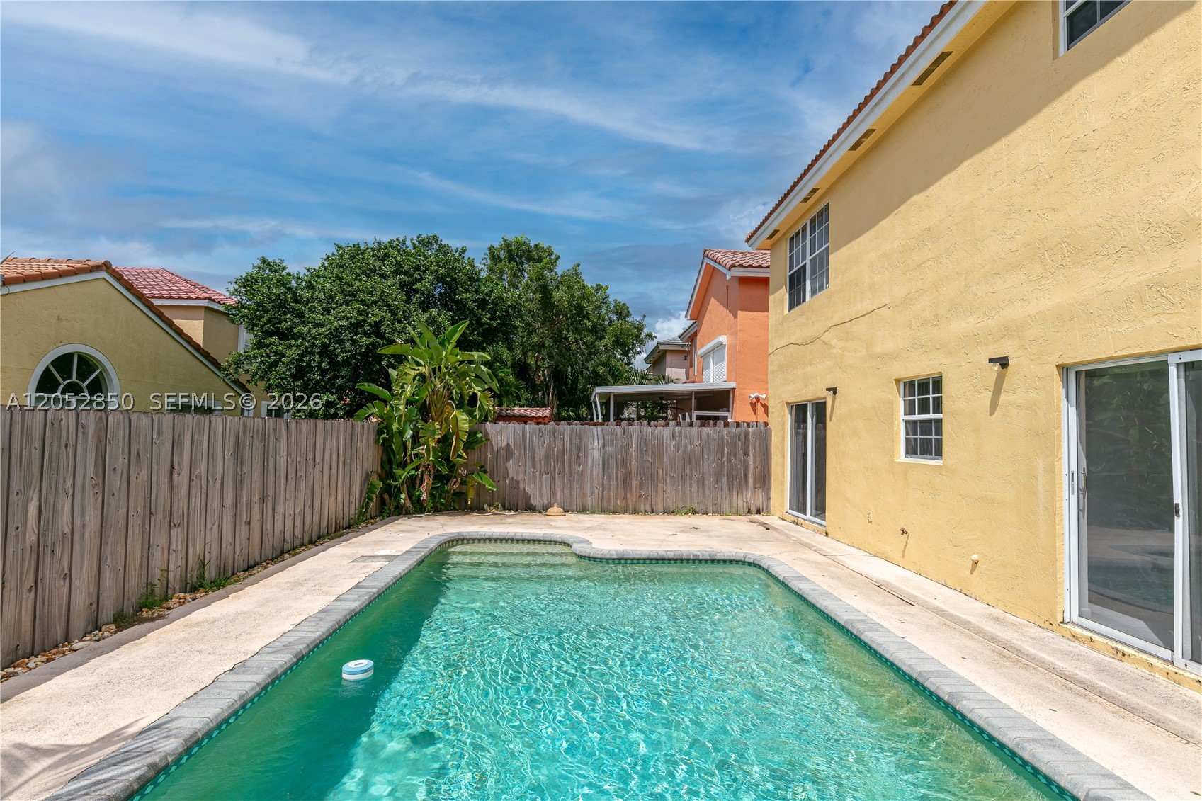 2592 W Saratoga Dr, Cooper City FL 33026