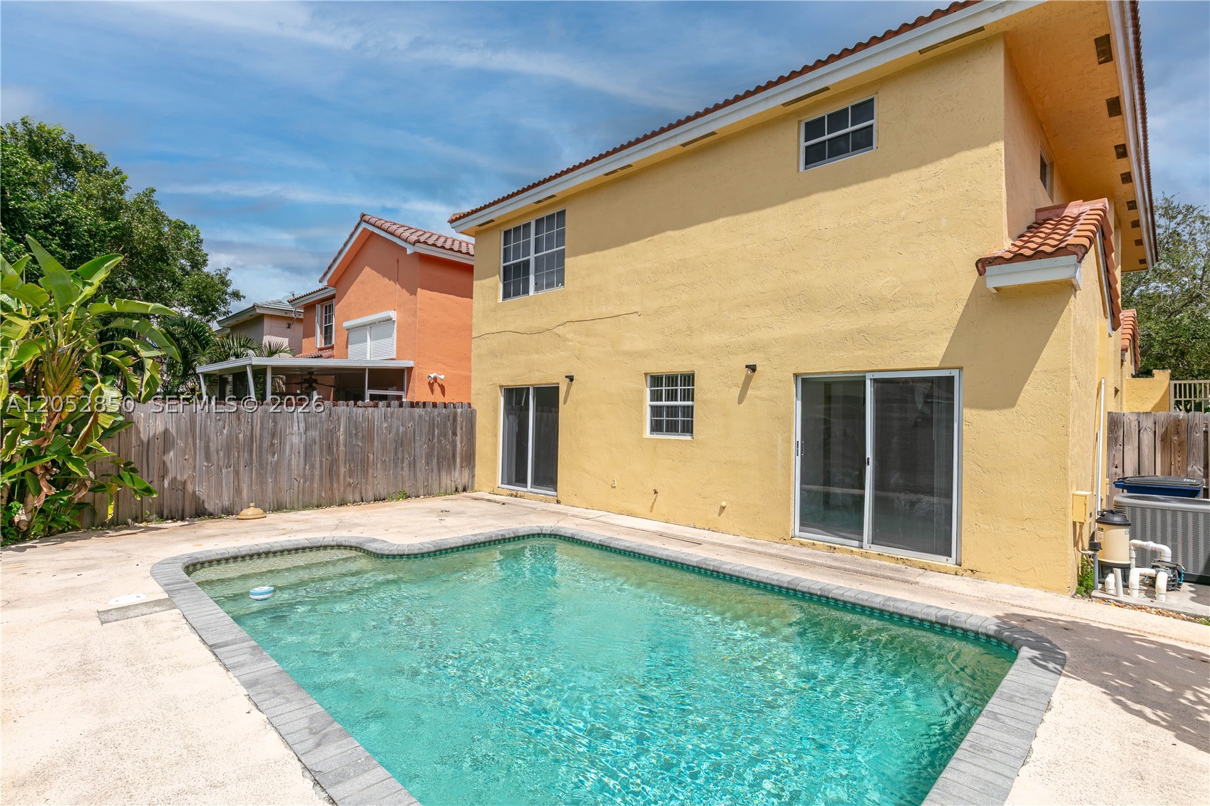 2592 W Saratoga Dr, Cooper City FL 33026