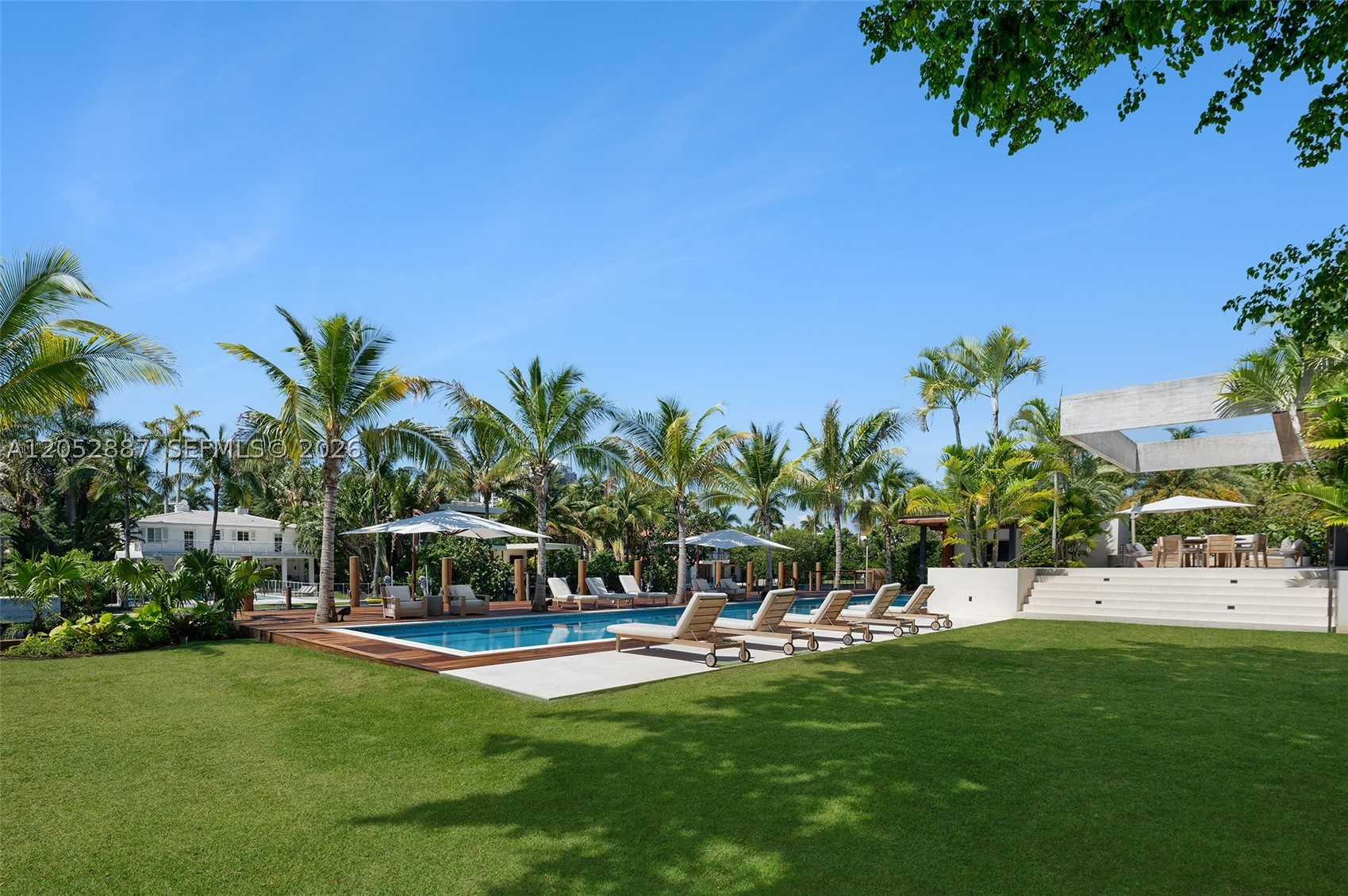 1420 W 23rd St, Miami Beach FL 33140