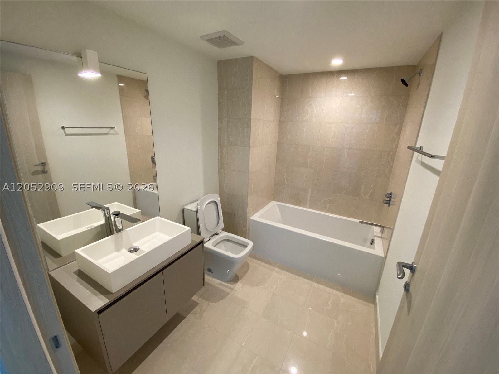 1000 BRICKELL PLAZA #3309, Miami FL 33131