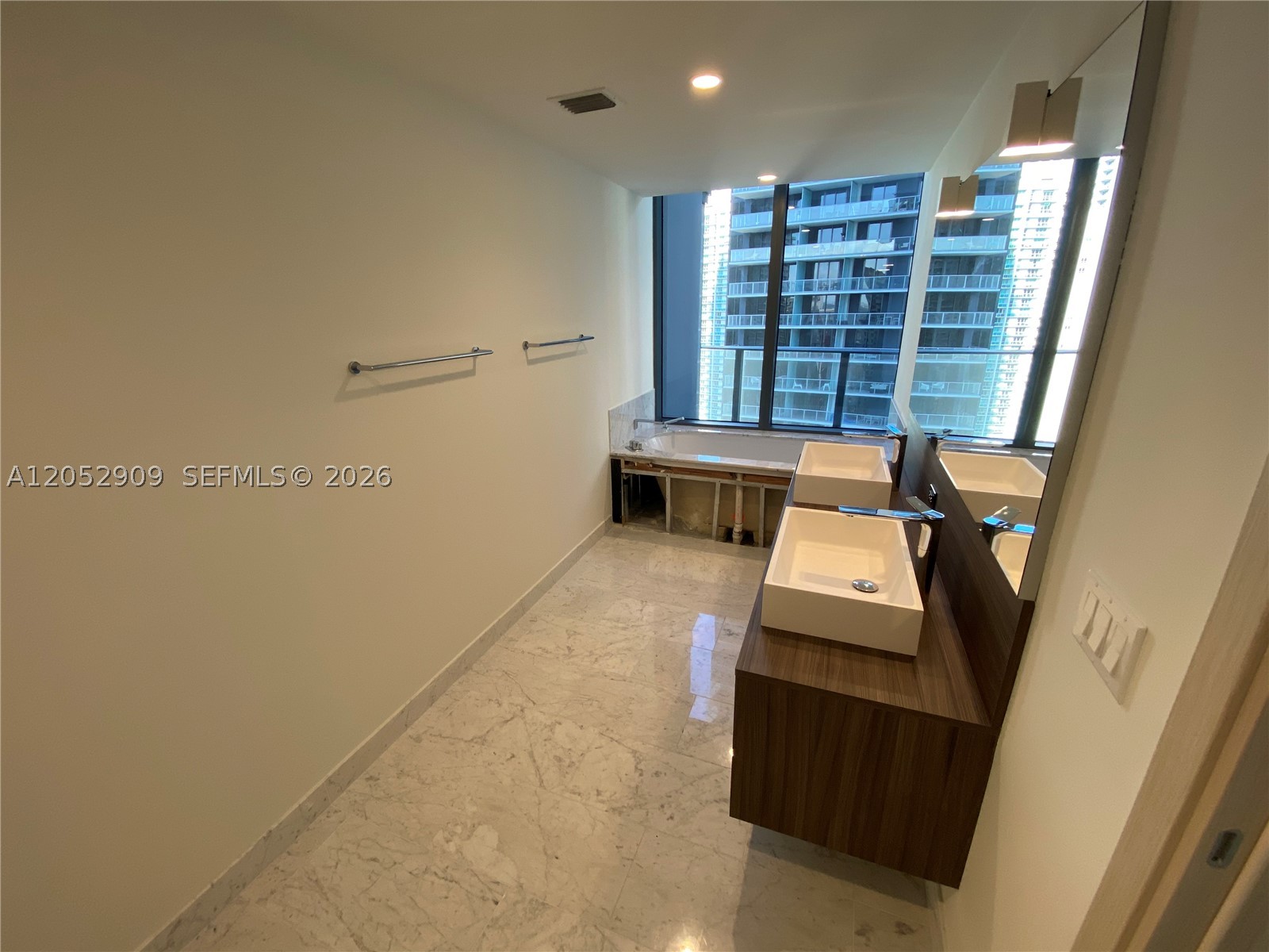 1000 BRICKELL PLAZA #3309, Miami FL 33131