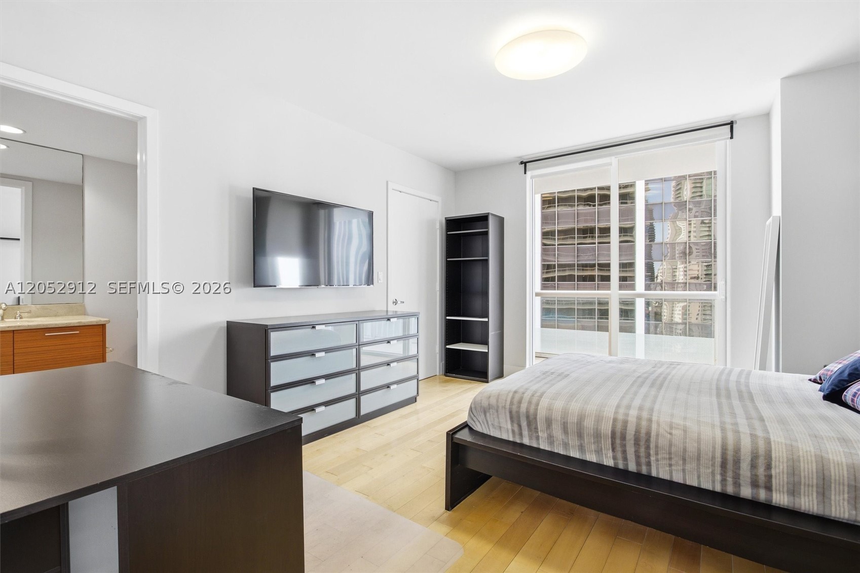 50 Biscayne Blvd #2510, Miami FL 33132
