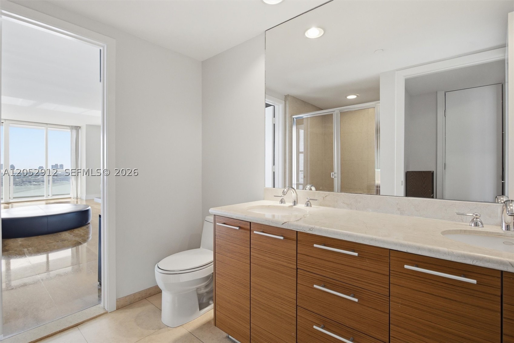 50 Biscayne Blvd #2510, Miami FL 33132