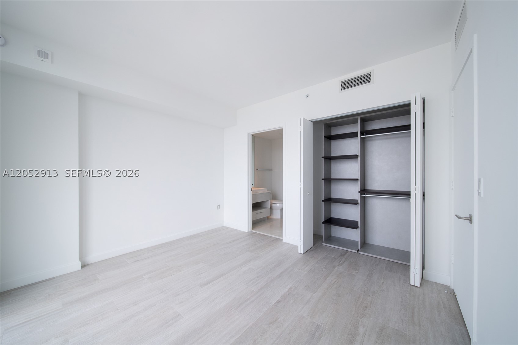 55 SW 9th St #3207, Miami FL 33130