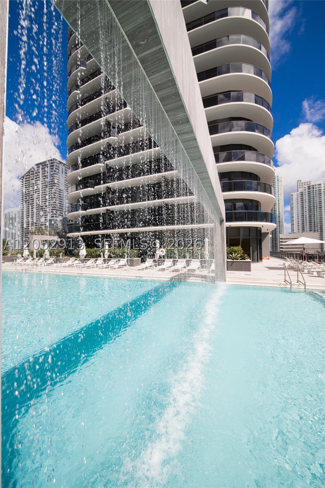 55 SW 9th St #3207, Miami FL 33130
