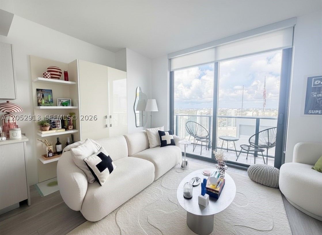 55 SW 9th St #3207, Miami FL 33130