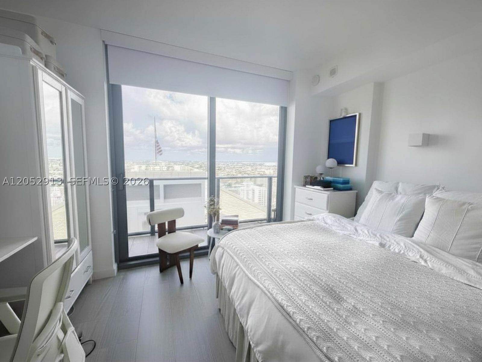 55 SW 9th St #3207, Miami FL 33130