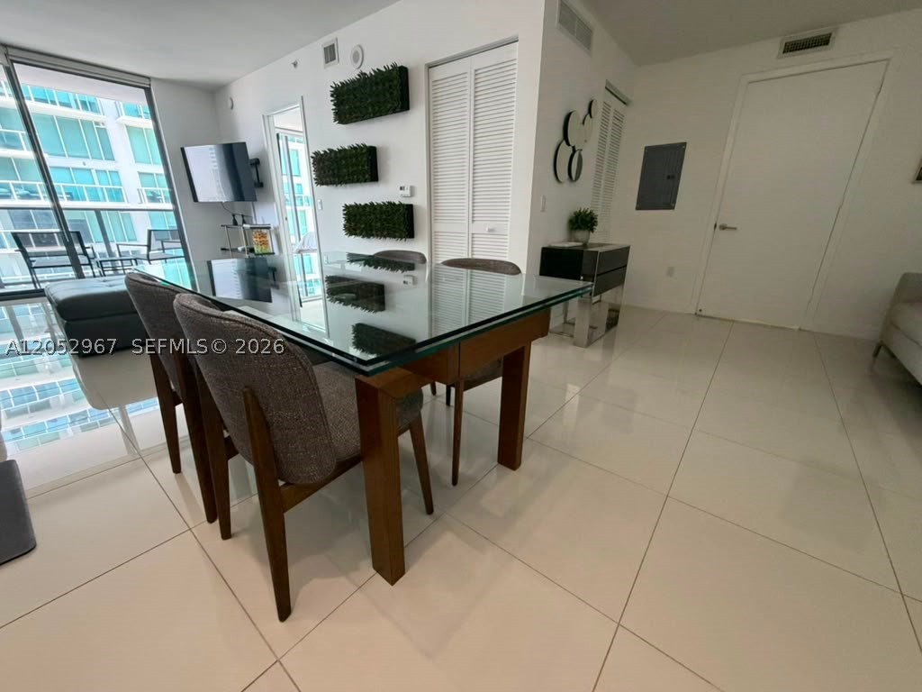 31 SE 6th St #2604, Miami FL 33131