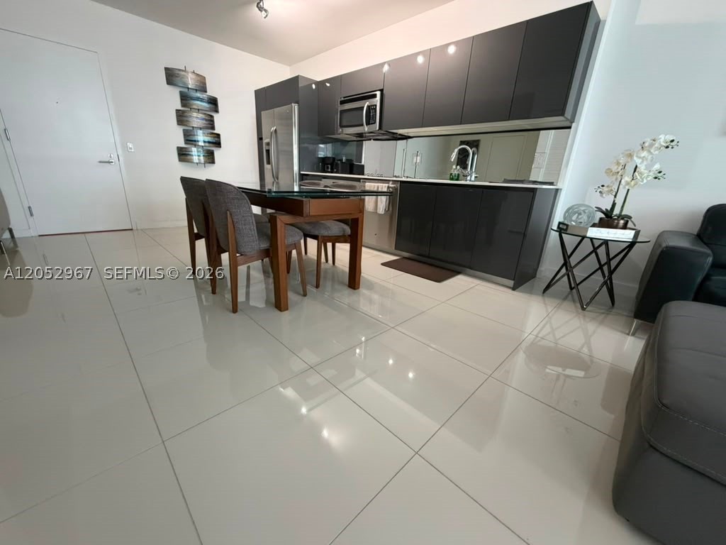 31 SE 6th St #2604, Miami FL 33131