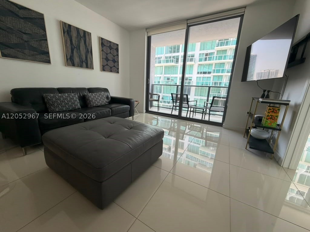 31 SE 6th St #2604, Miami FL 33131