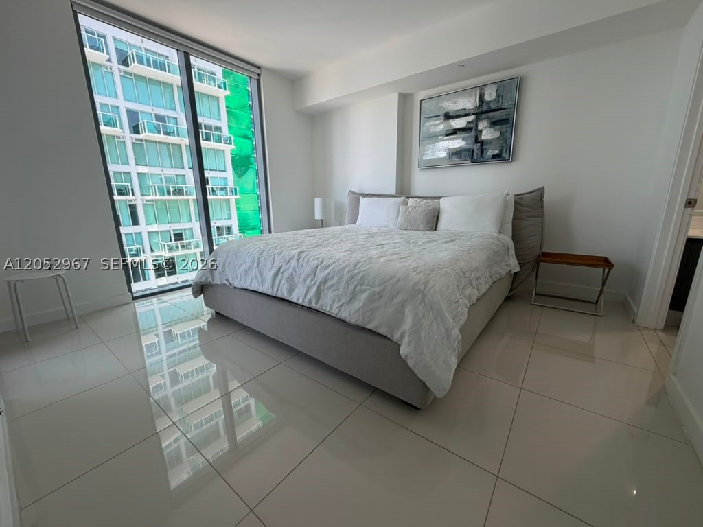 31 SE 6th St #2604, Miami FL 33131