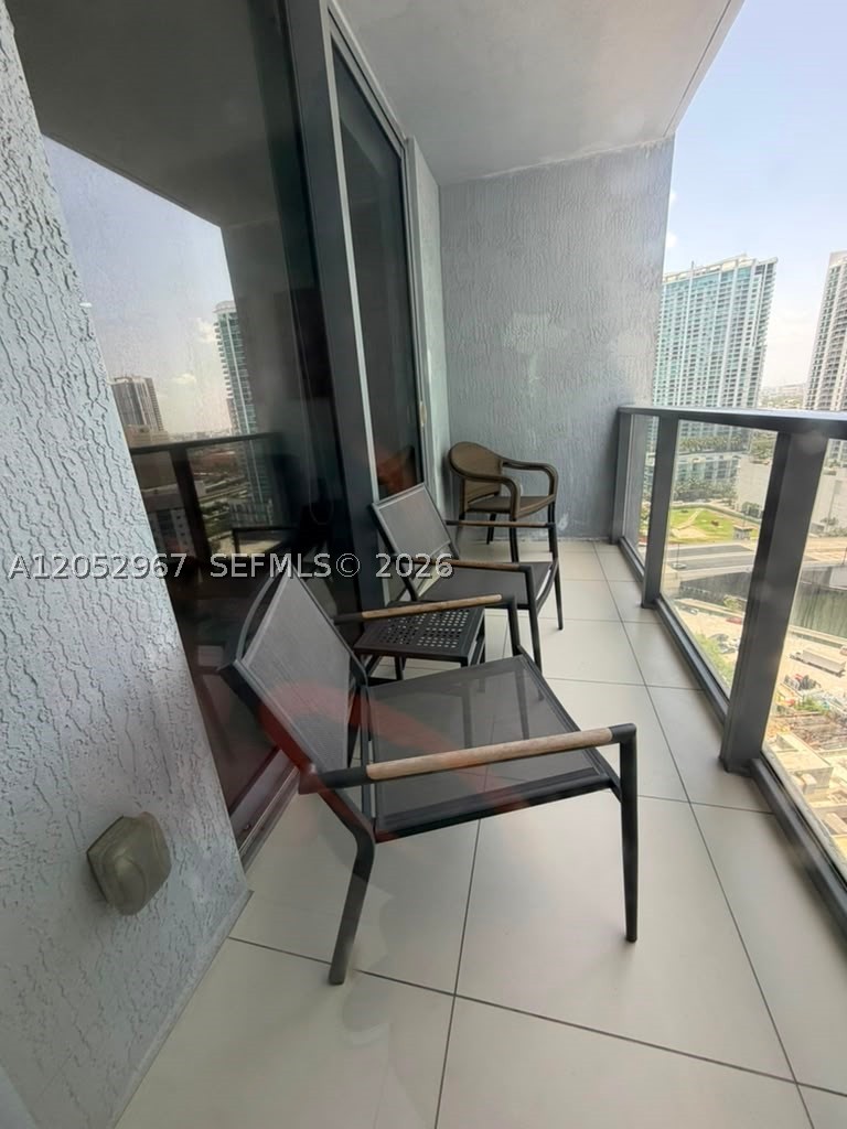 31 SE 6th St #2604, Miami FL 33131