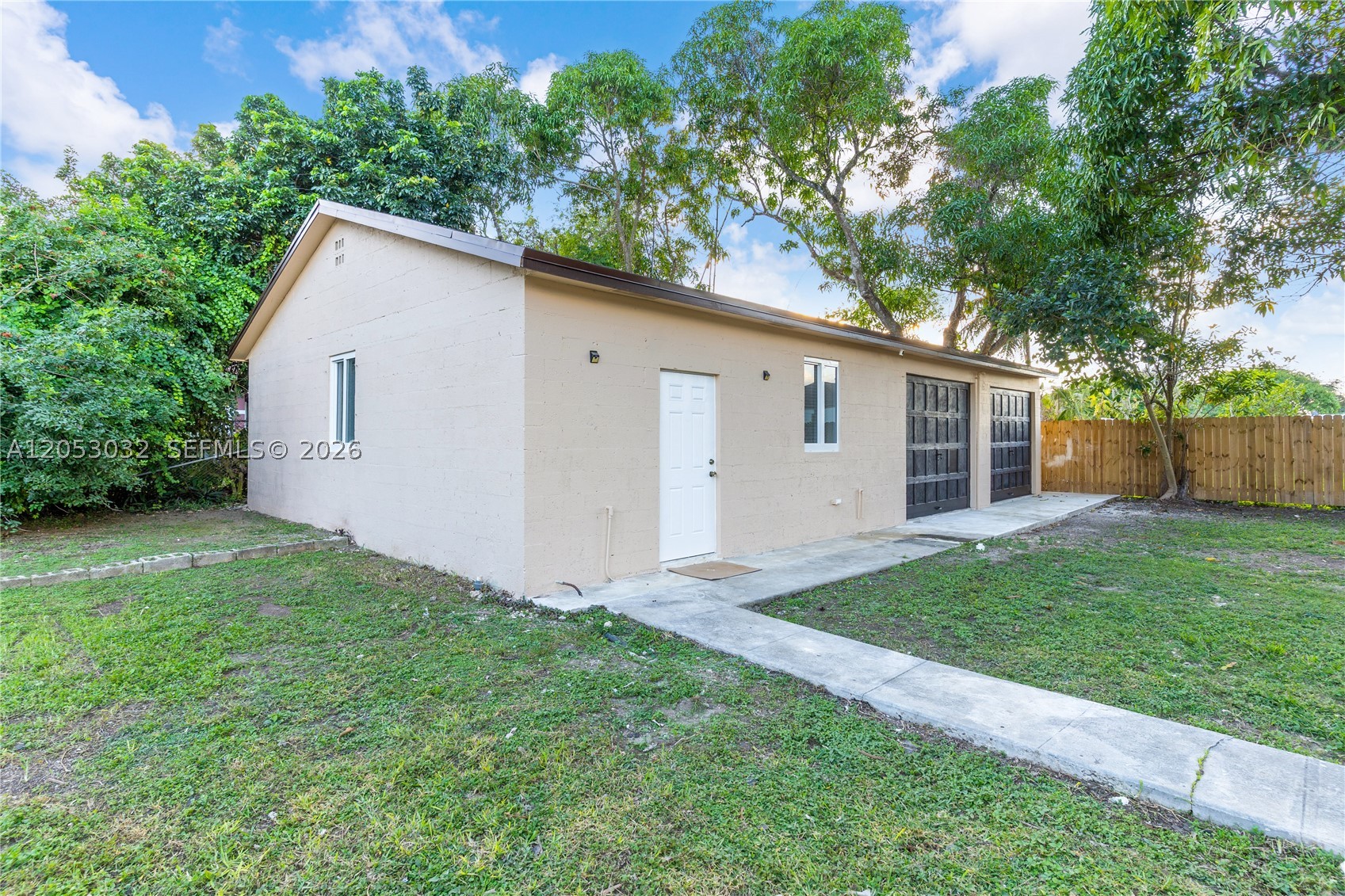 559 NW 2nd St, Florida City FL 33034