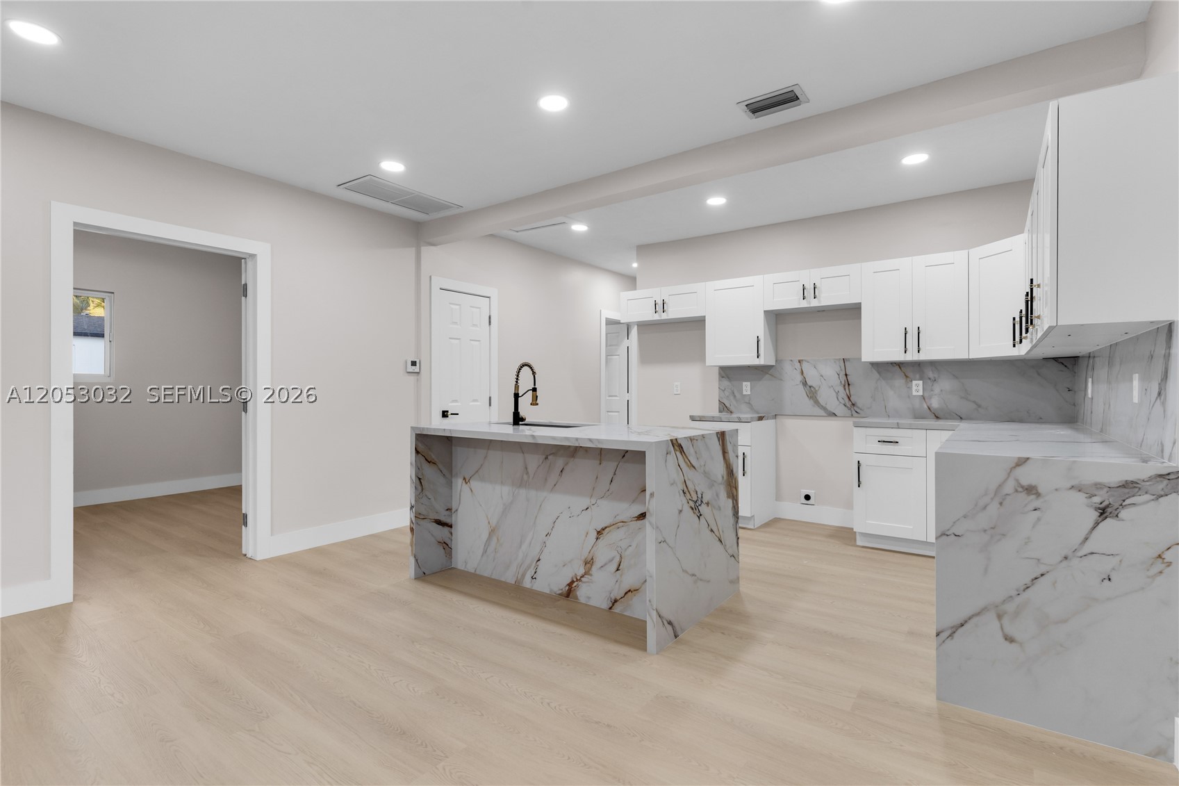 559 NW 2nd St, Florida City FL 33034