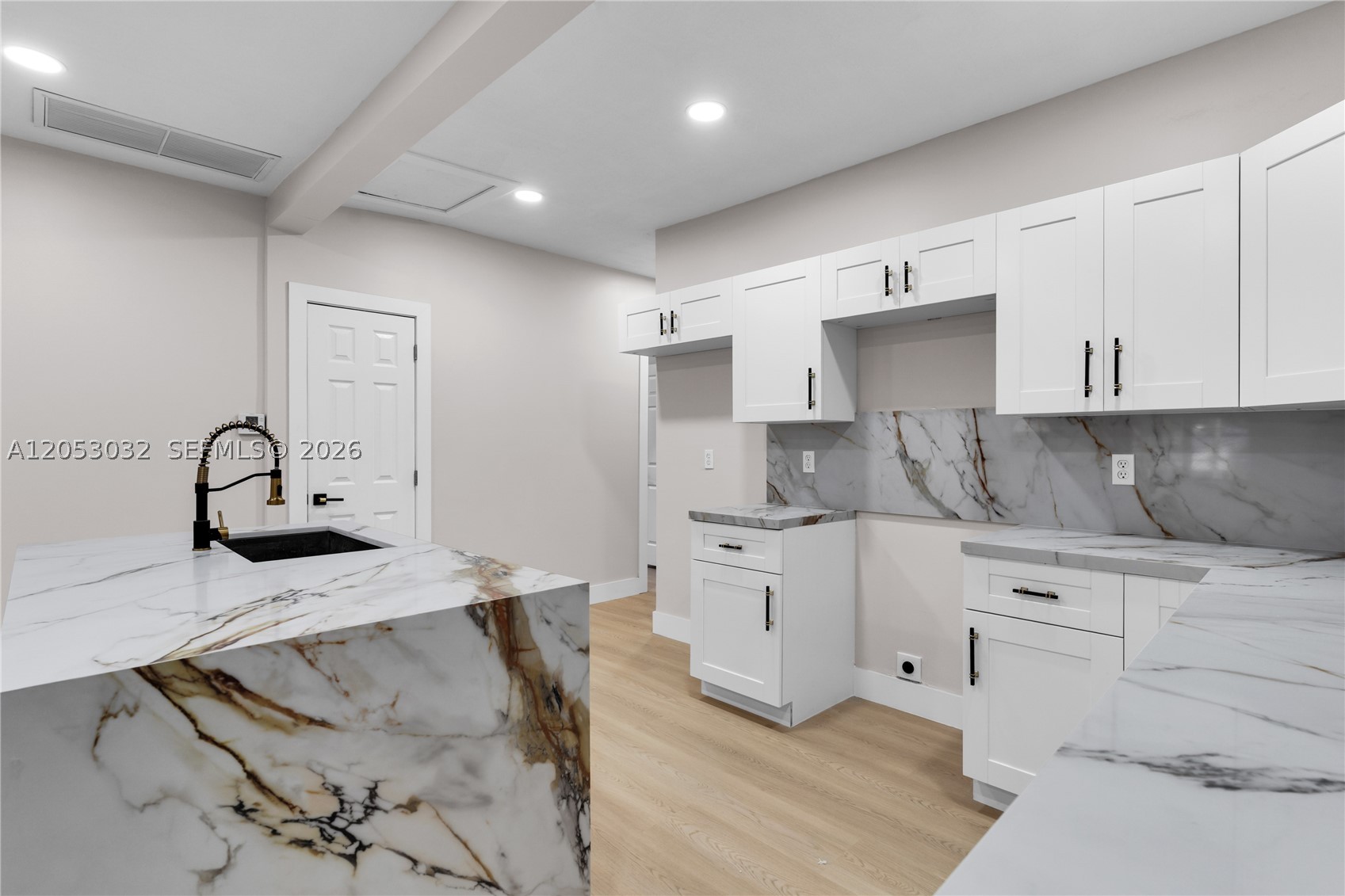 559 NW 2nd St, Florida City FL 33034