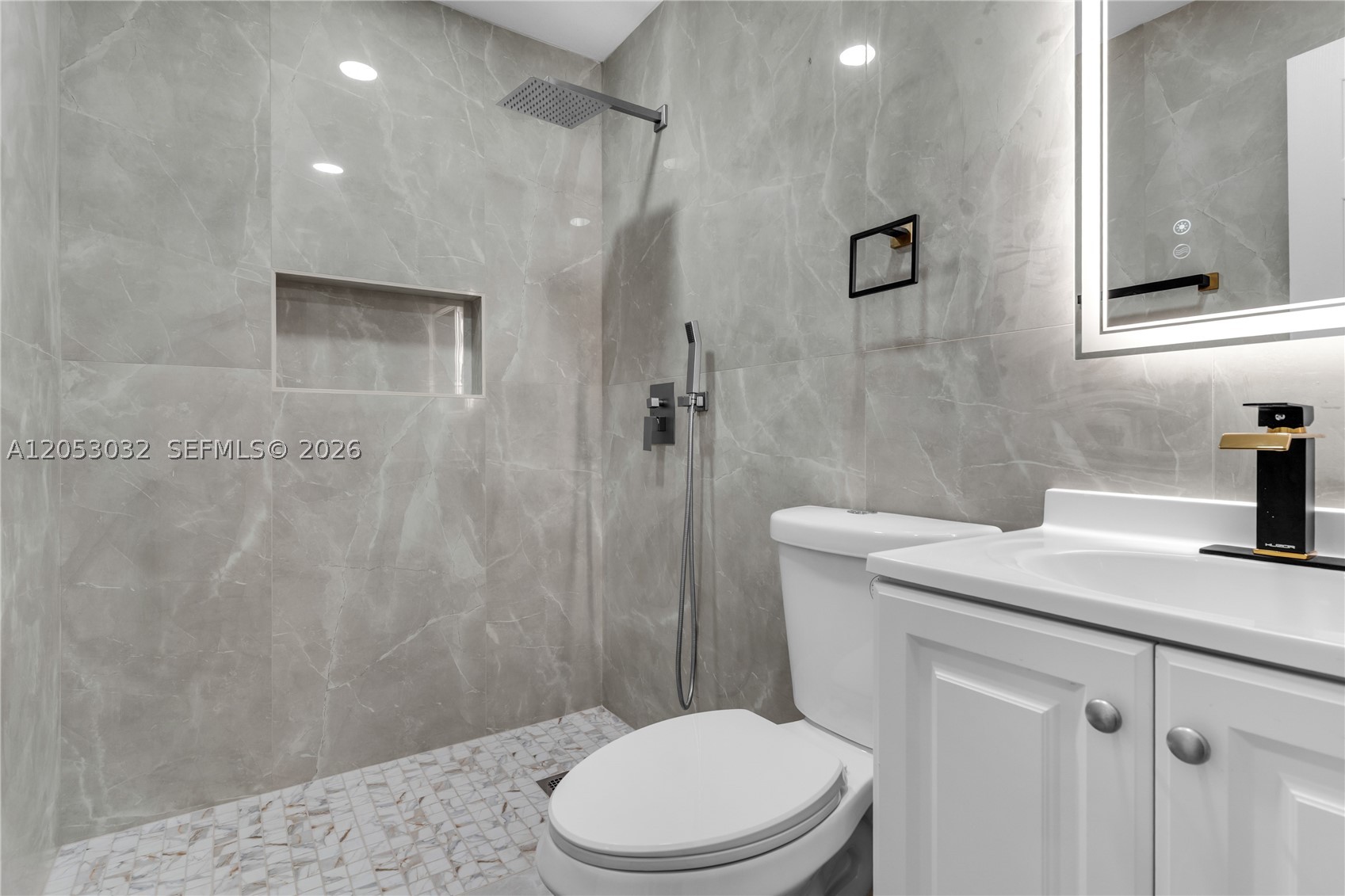 559 NW 2nd St, Florida City FL 33034