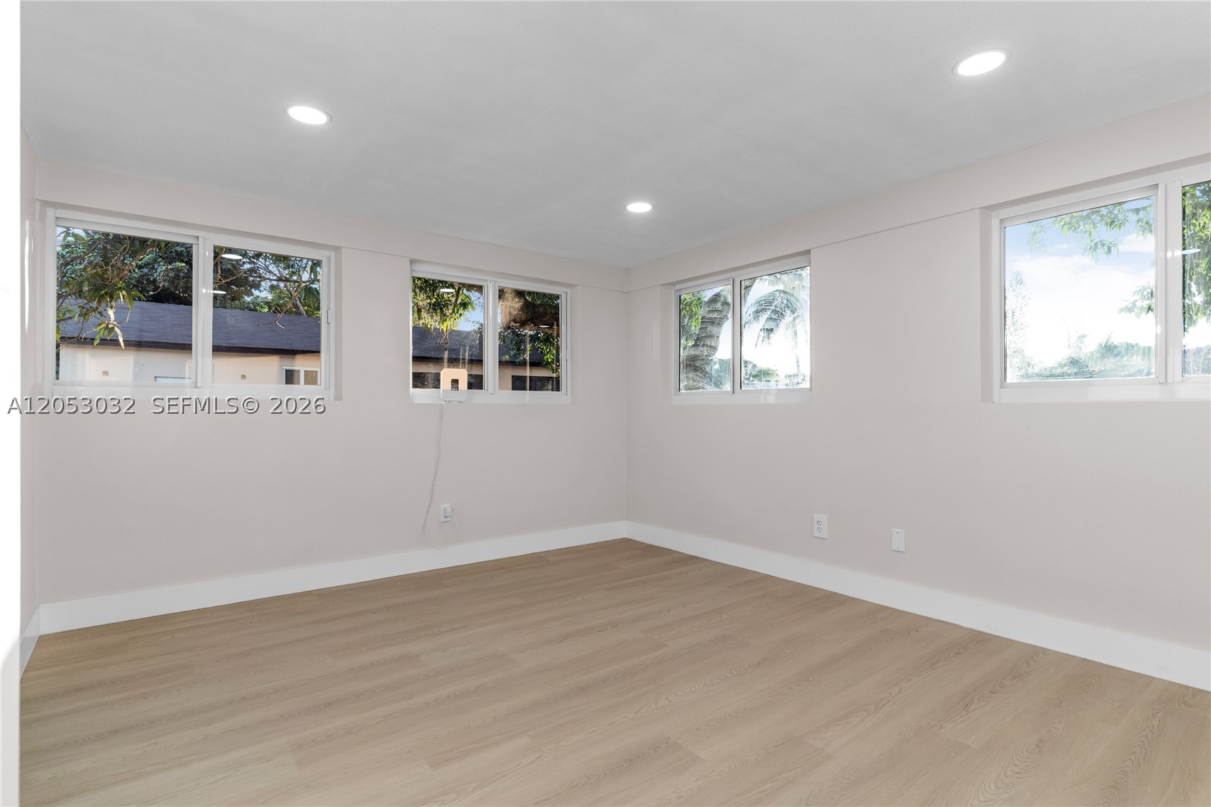 559 NW 2nd St, Florida City FL 33034