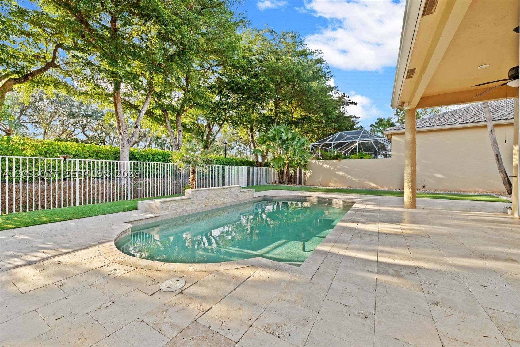 2497 Bay Isle Dr, Weston FL 33327