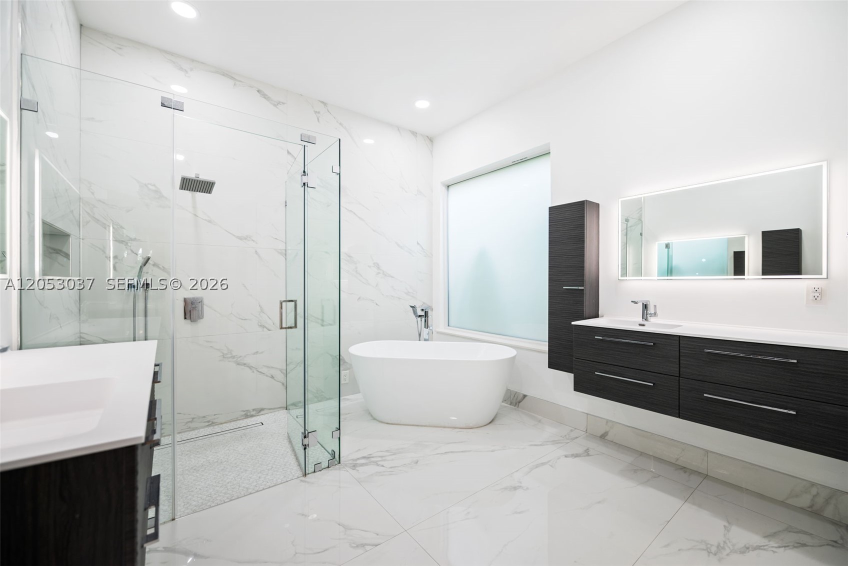 2497 Bay Isle Dr, Weston FL 33327