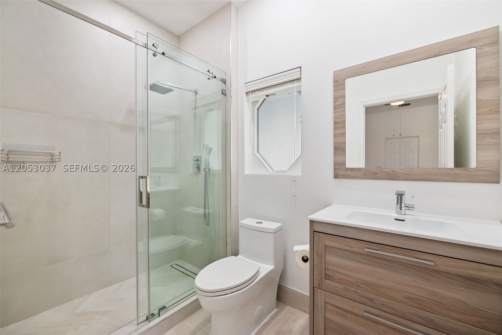 2497 Bay Isle Dr, Weston FL 33327