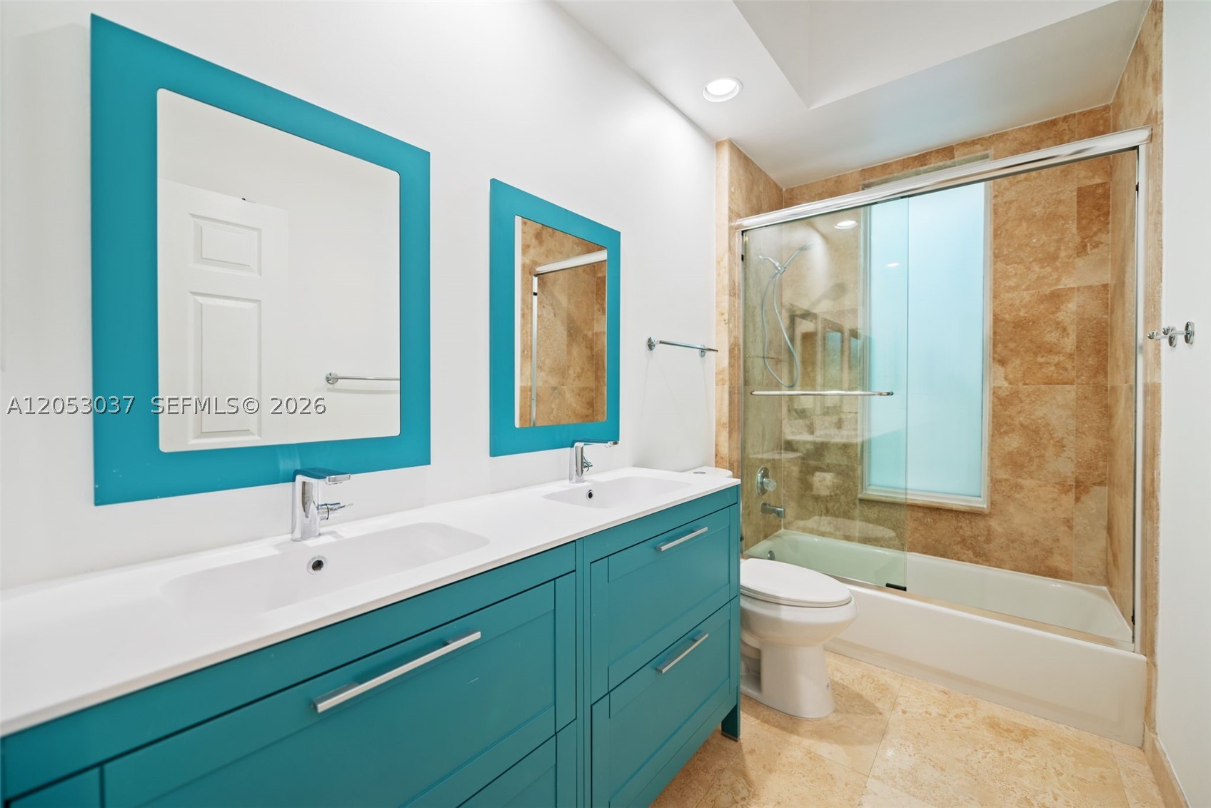 2497 Bay Isle Dr, Weston FL 33327