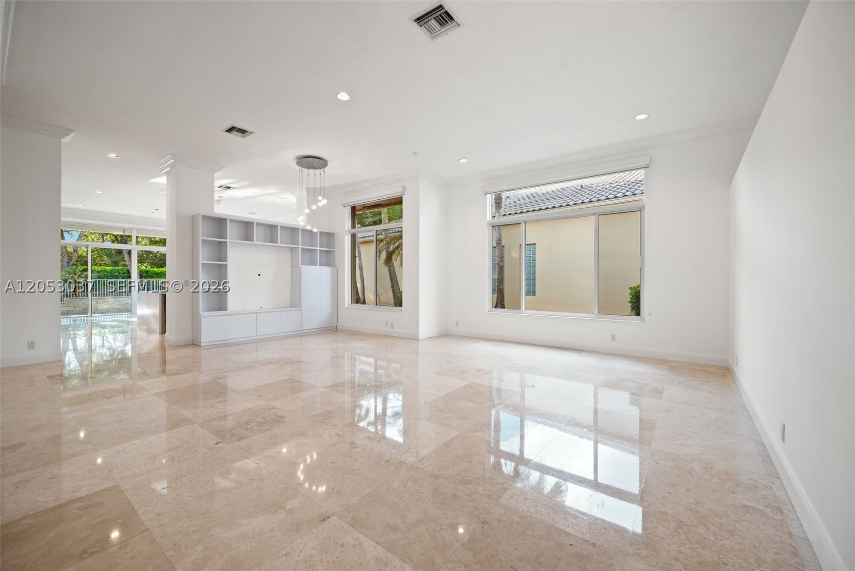 2497 Bay Isle Dr, Weston FL 33327