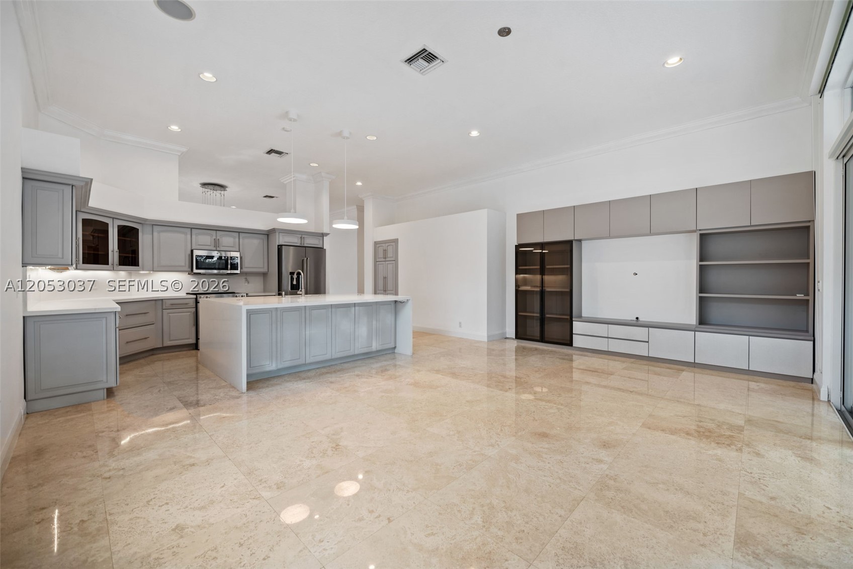 2497 Bay Isle Dr, Weston FL 33327