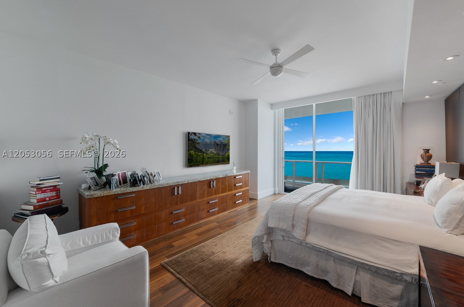 100 S Pointe Dr #2905, Miami Beach FL 33139