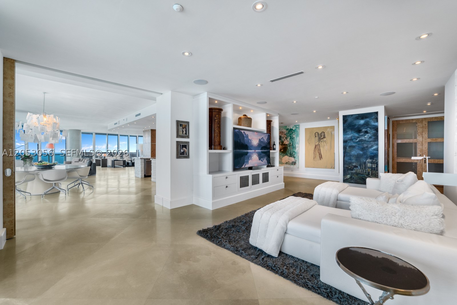 100 S Pointe Dr #2905, Miami Beach FL 33139