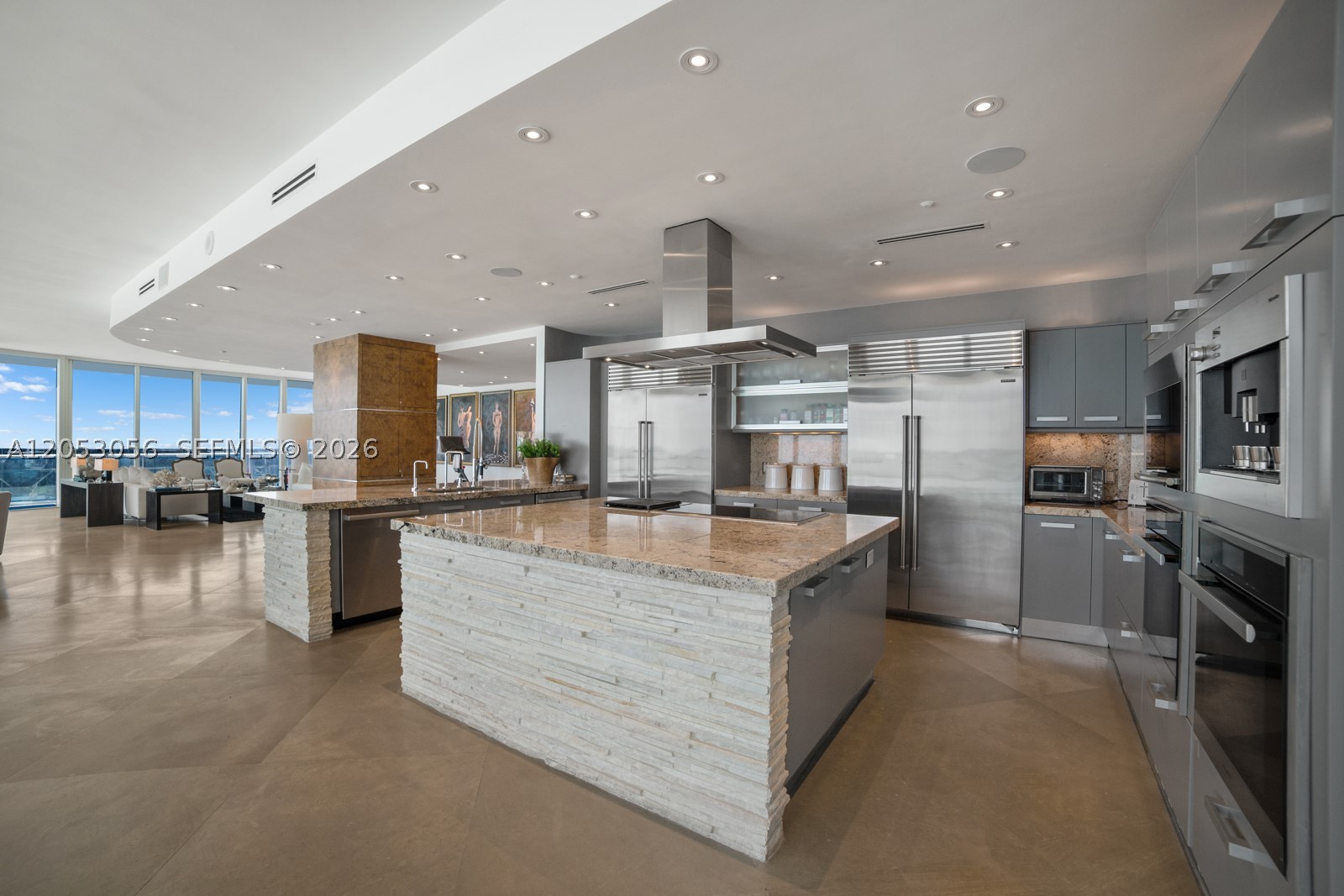 100 S Pointe Dr #2905, Miami Beach FL 33139