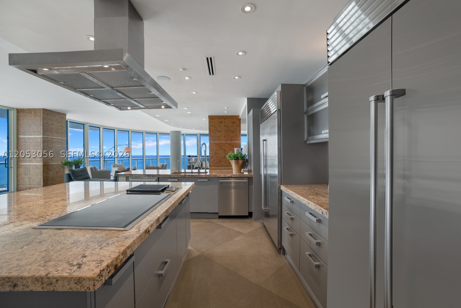 100 S Pointe Dr #2905, Miami Beach FL 33139