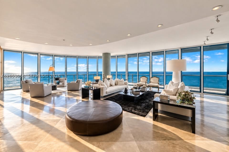 100 S Pointe Dr #2905, Miami Beach FL 33139