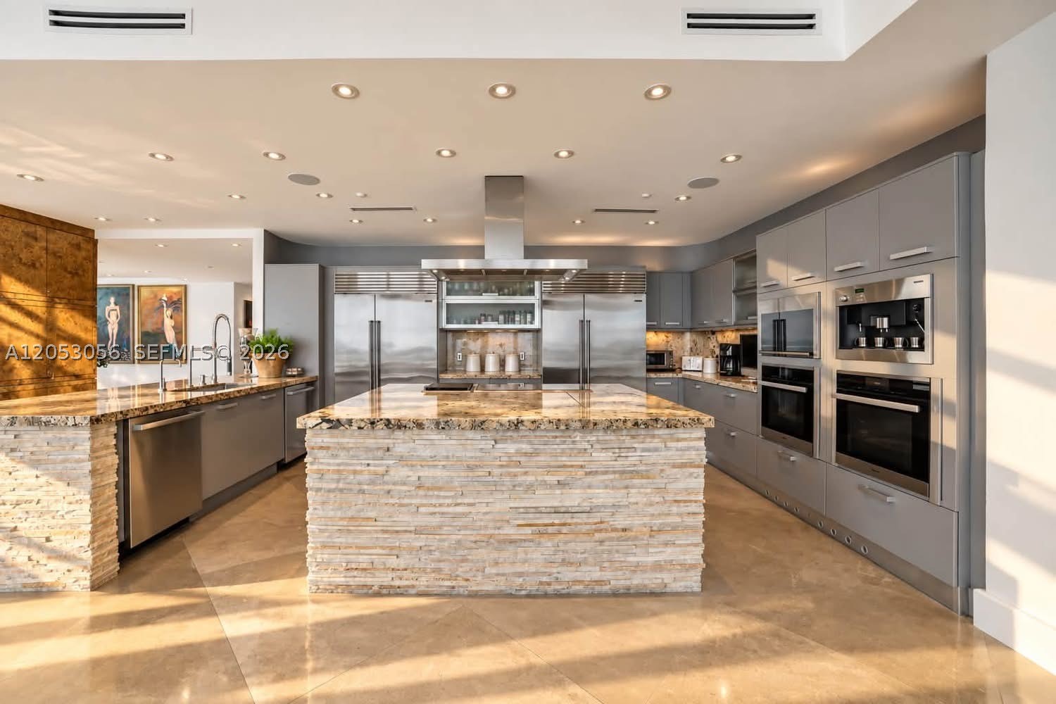 100 S Pointe Dr #2905, Miami Beach FL 33139