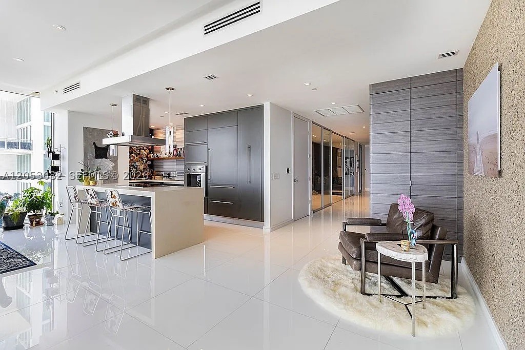 1100 Biscayne Blvd #1501, Miami FL 33132