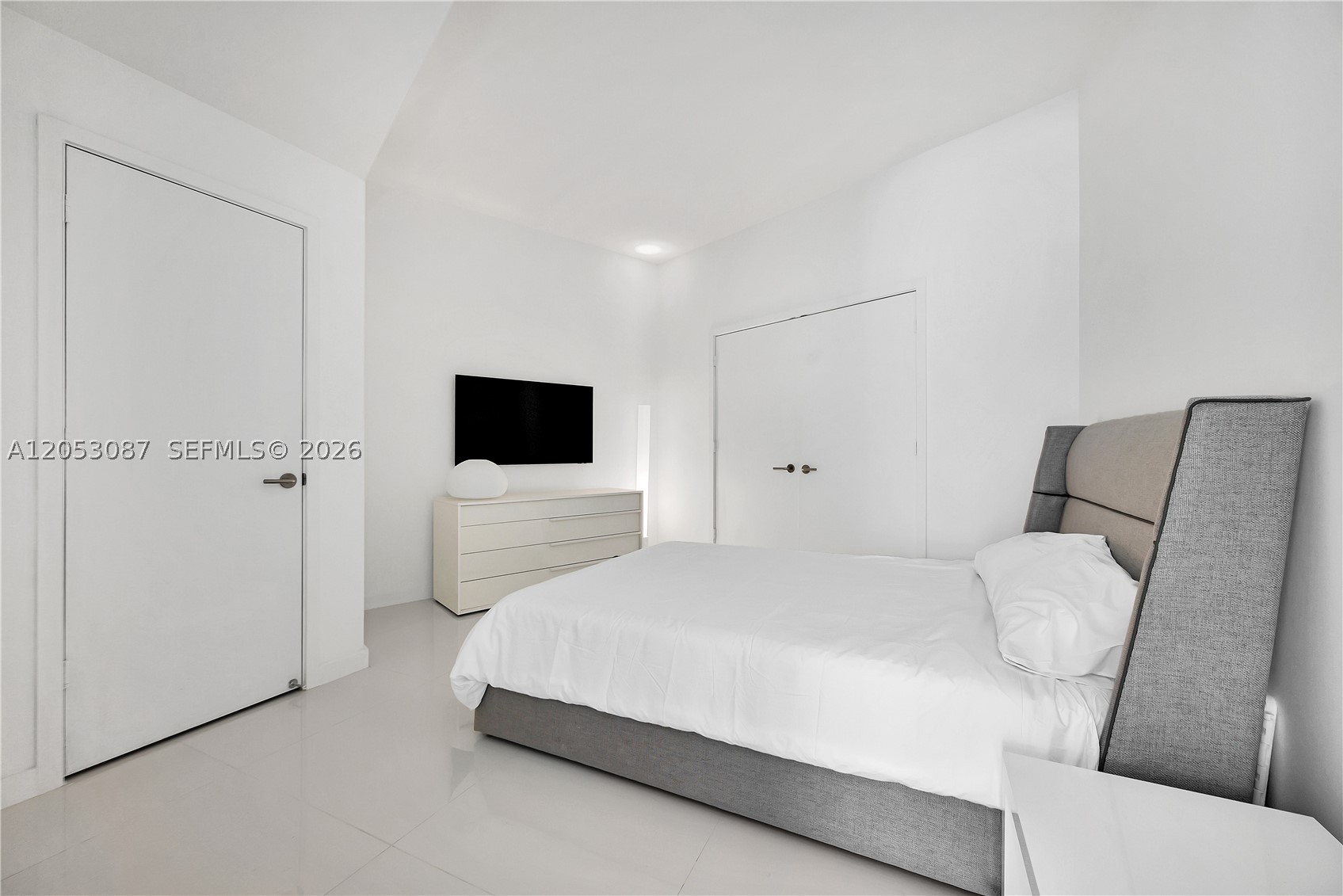 851 NE 1st Ave #1701, Miami FL 33132