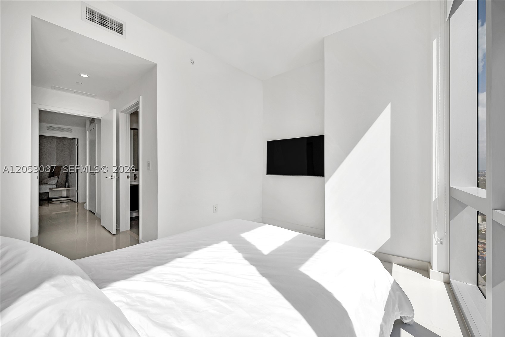 851 NE 1st Ave #1701, Miami FL 33132