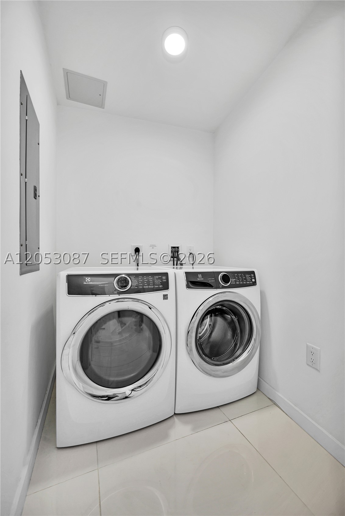 851 NE 1st Ave #1701, Miami FL 33132
