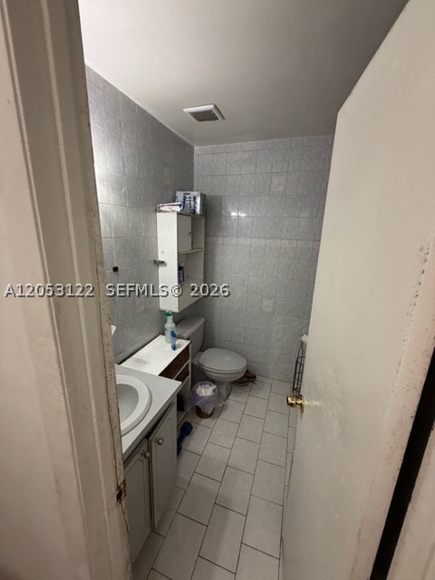 1901 NW S River Dr #22C, Miami FL 33125