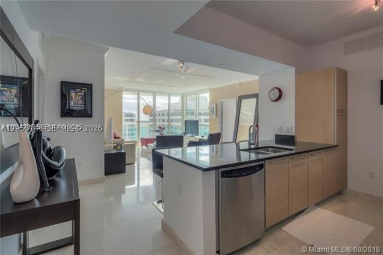 950 Brickell Bay Dr #1711, Miami FL 33131