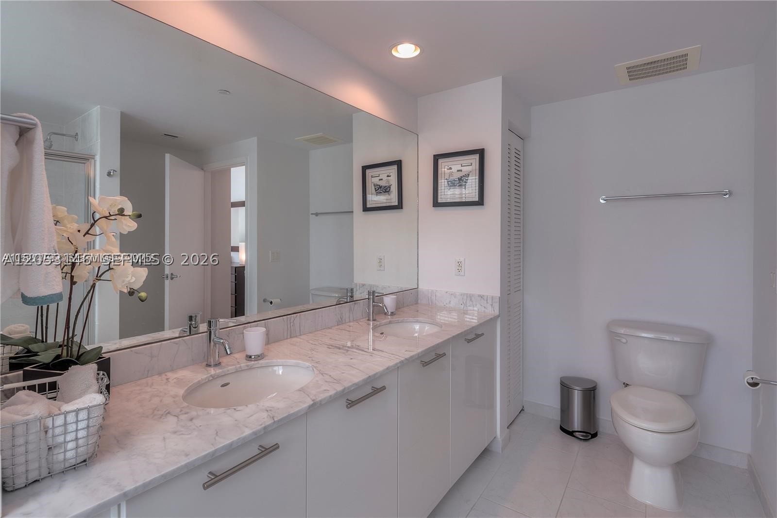 950 Brickell Bay Dr #1711, Miami FL 33131