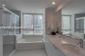 950 Brickell Bay Dr #1711, Miami FL 33131