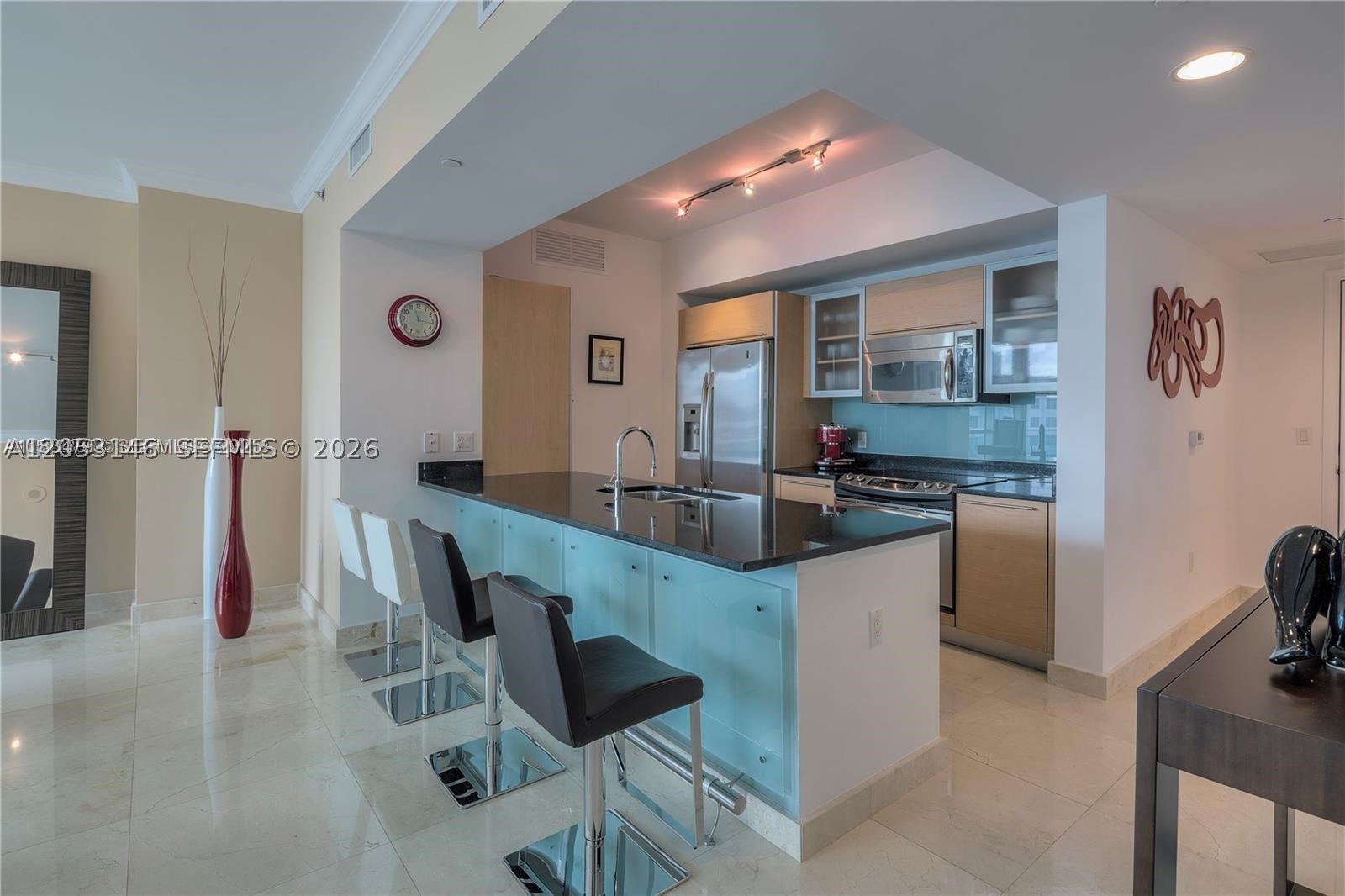 950 Brickell Bay Dr #1711, Miami FL 33131