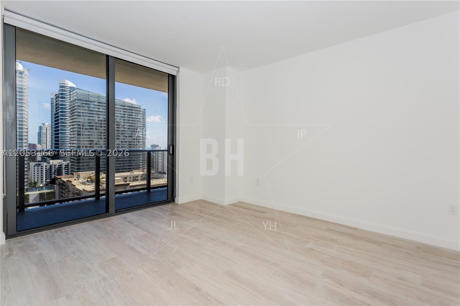 55 SW 9th St #1104, Miami FL 33130