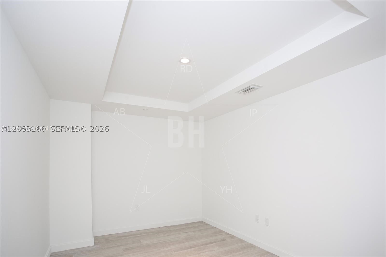 55 SW 9th St #1104, Miami FL 33130
