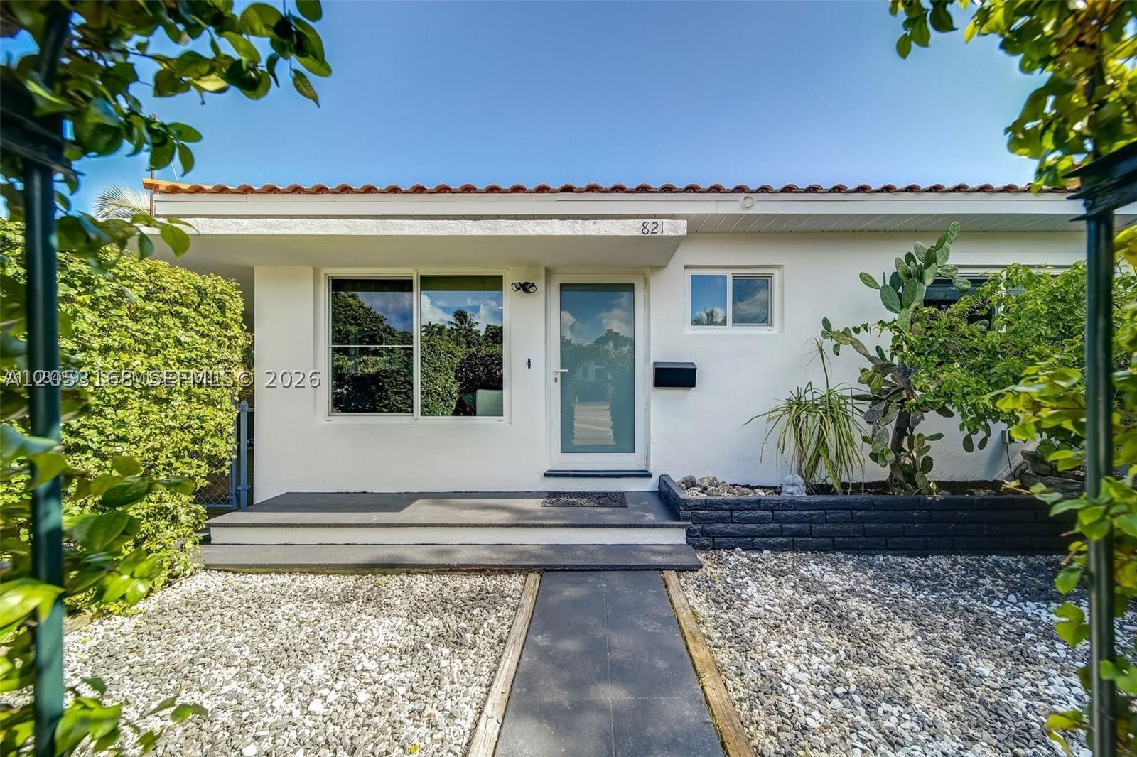 821 84th St, Miami Beach FL 33141