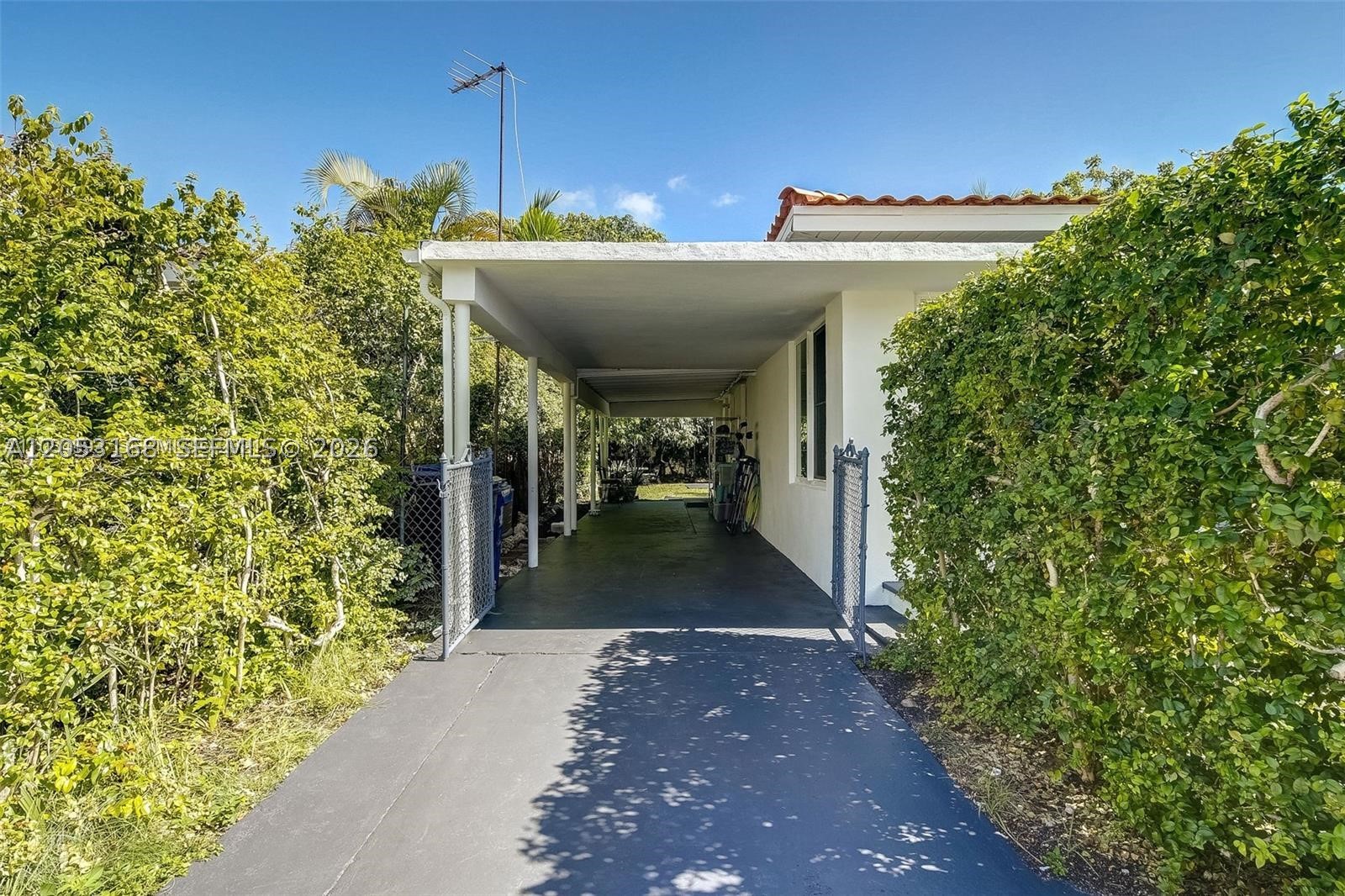 821 84th St, Miami Beach FL 33141