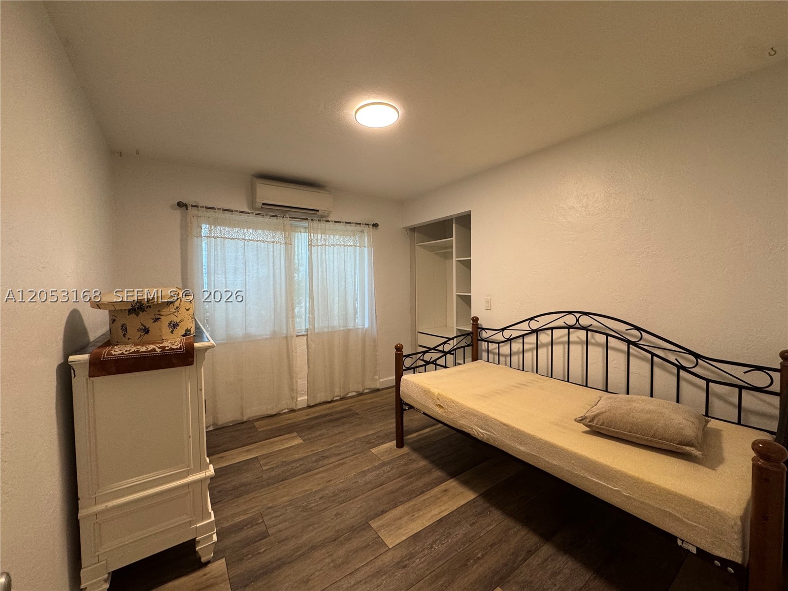 821 84th St, Miami Beach FL 33141