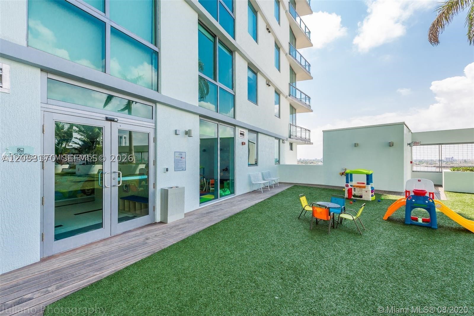 92 SW 3rd St #2510, Miami FL 33130