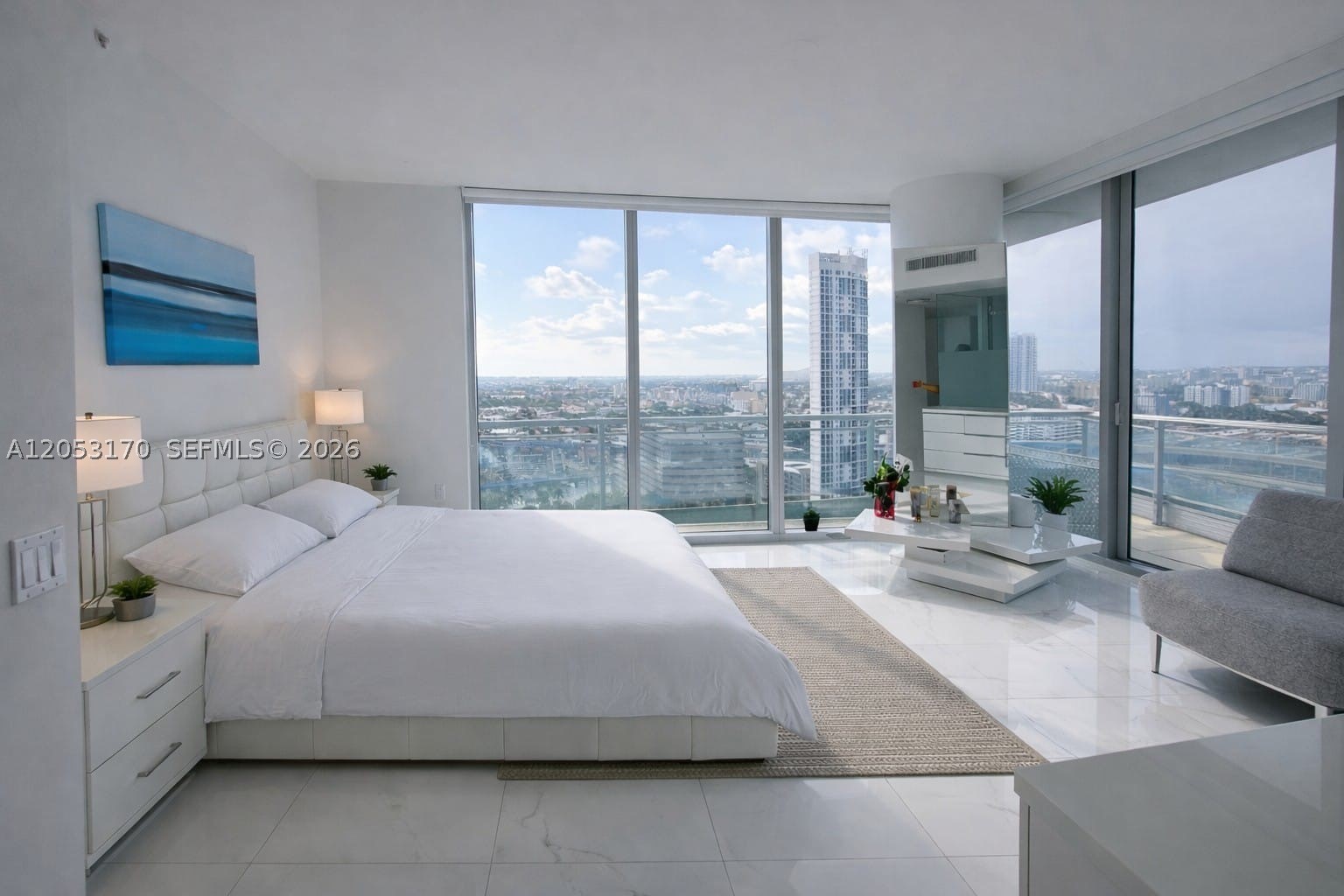 92 SW 3rd St #2510, Miami FL 33130